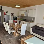 Apartment St. Poelten דירה